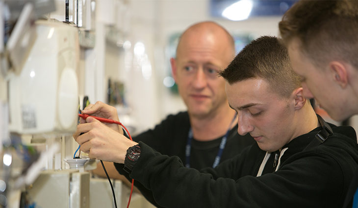 Electrical students with Richard Smith