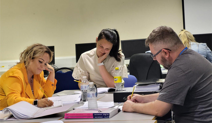 Tamworth evening accounting students working 730x425