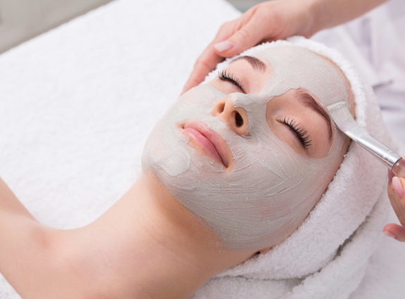 Face mask beauty procedure
