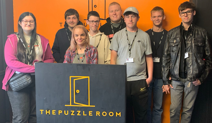 Introduction to College students on a trip to The Puzzle Room