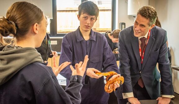 Gavin Williamson MP speaking with T Level animal care learners